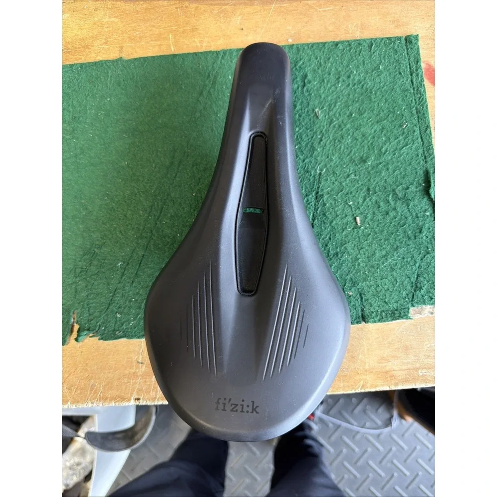 fi'zi:k Argo Vento R5 140mm Bicycle Saddle - Used - Good